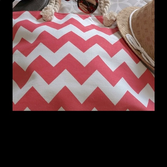 NEW! 2 left! Retro Beach Tote Canvas Bag Zip Top Closure Shopping Chevron Rope - Picture 3 of 6